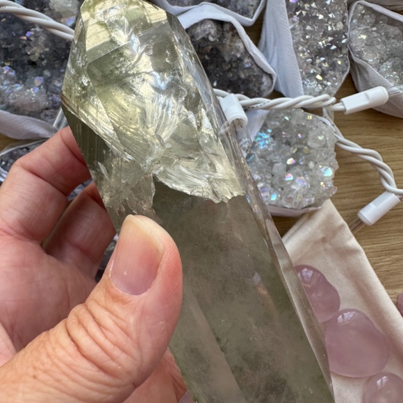 Phantom quartz tower. Grade AAA. Full of rainbows 🌈 - Picture 2 of 6